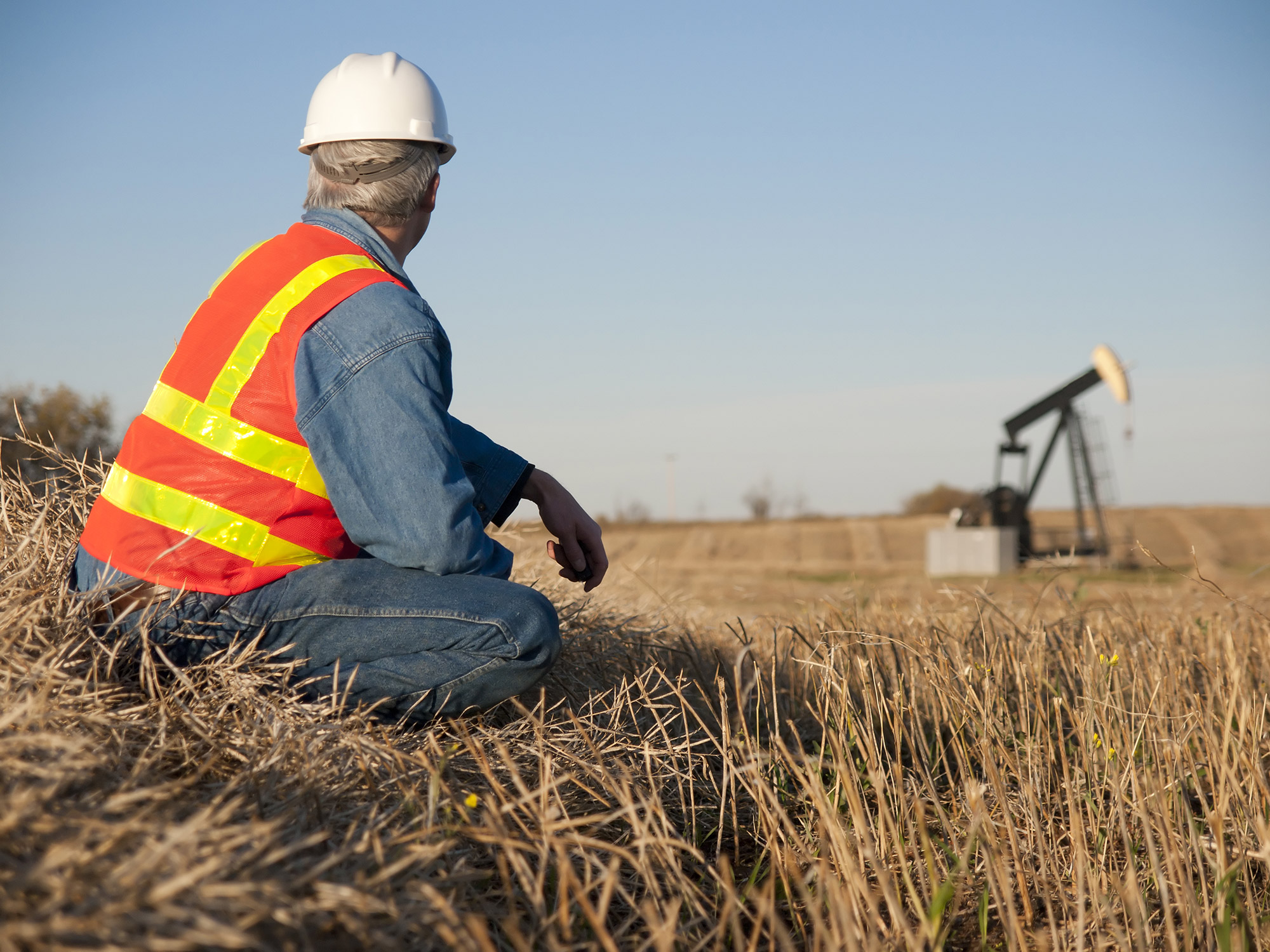 Oil-Worker-in-Safety-Gear